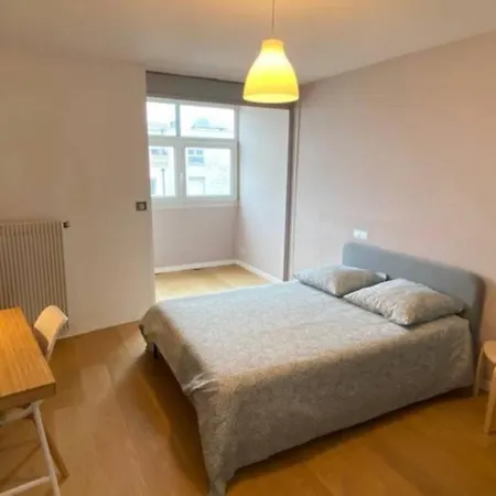 Centre-Ville Spacieux & Lumineux 3 Chambres Appartement *
